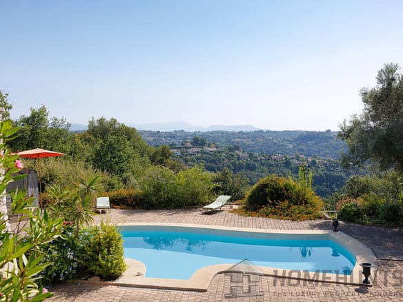 6 Bedroom Villa/House in St Paul 32