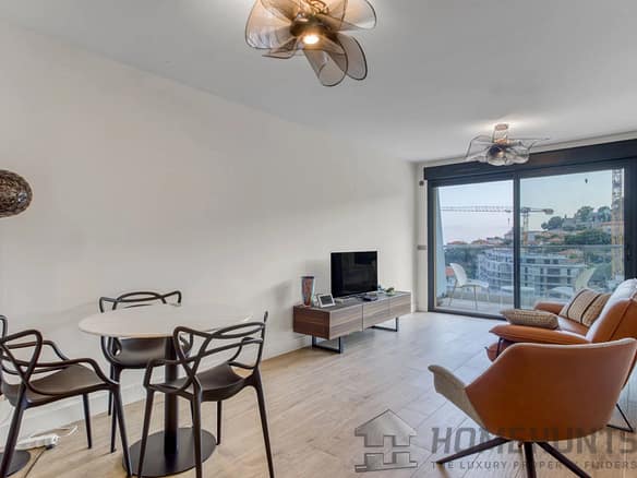 2 Bedroom Apartment in Beausoleil 18