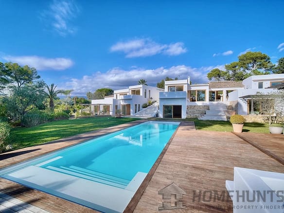 8 Bedroom Villa/House in Mougins 12
