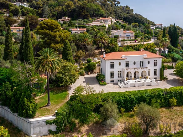 7 Bedroom Villa/House in Grasse 8