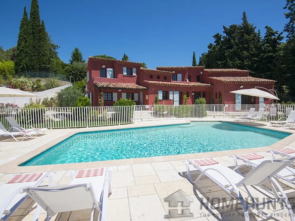 8 Bedroom Villa/House in St Paul 20