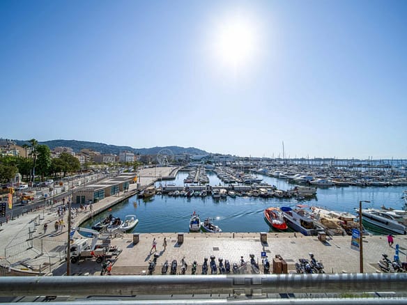 3 Bedroom Apartment in Cannes 2