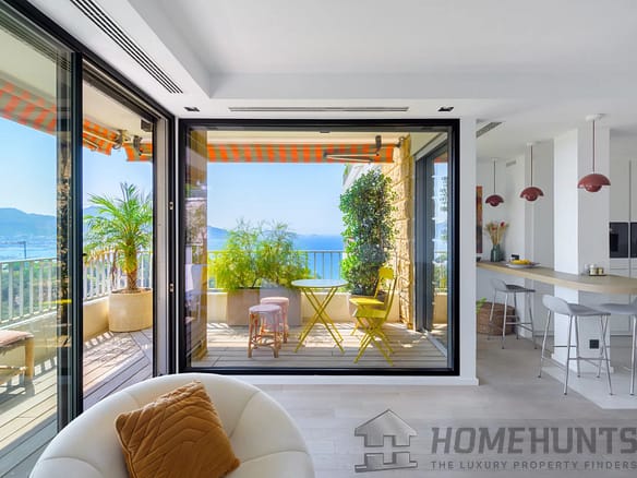 3 Bedroom Apartment in Marseille 18