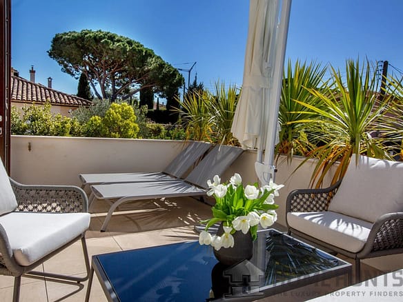 3 Bedroom Apartment in Saint Tropez 32