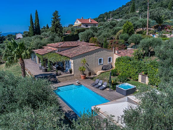 4 Bedroom Villa/House in Le Tignet 10