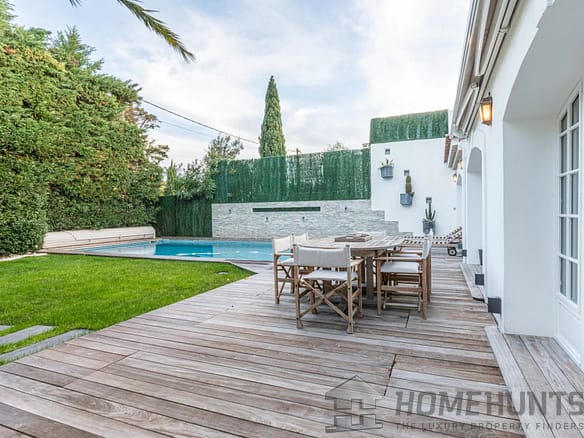 6 Bedroom Villa/House in Aix En Provence 12