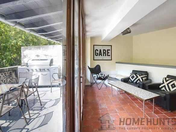 4 Bedroom Villa/House in Arles 8
