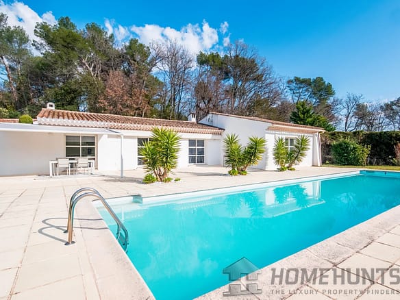 4 Bedroom Villa/House in Valbonne 10
