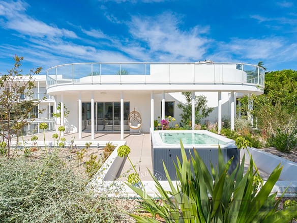 4 Bedroom Apartment in Marseille 20