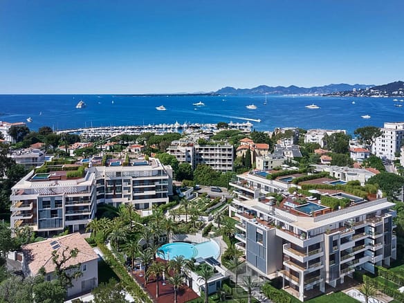 3 Bedroom Apartment in Cap D Antibes 10