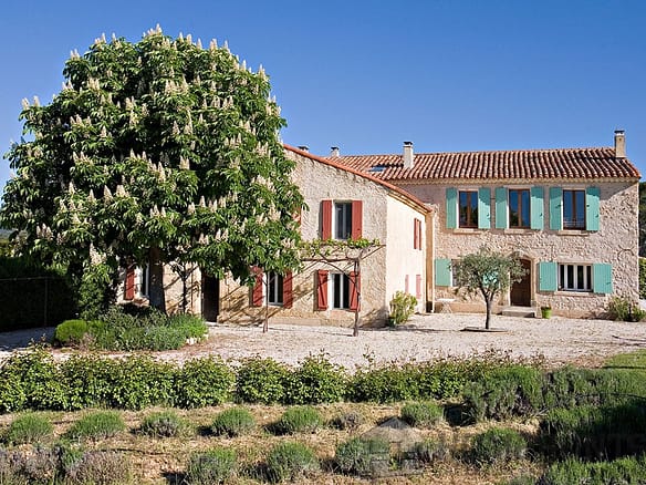 7 Bedroom Villa/House in Grambois 4