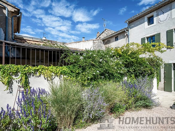 2 Bedroom Villa/House in Eygalieres 24