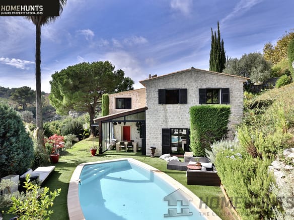 4 Bedroom Villa/House in Eze 24