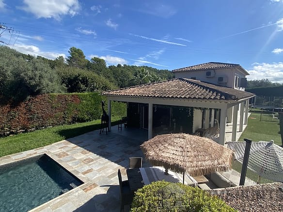 5 Bedroom Villa/House in Chateauneuf Grasse 8