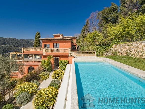 6 Bedroom Villa/House in Grasse 18