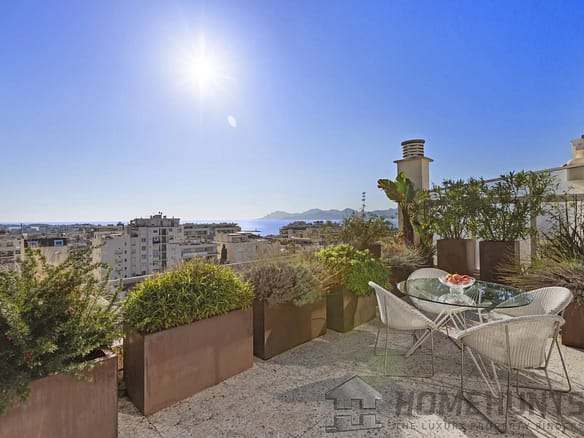 3 Bedroom Apartment in Cannes 8