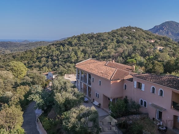 6 Bedroom Villa/House in Les Adrets De L Esterel 16