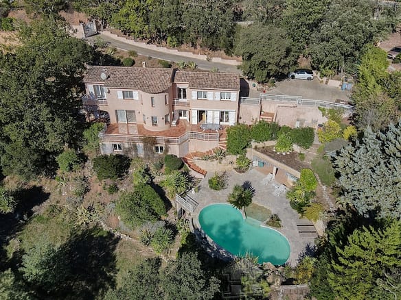 5 Bedroom Villa/House in Les Adrets De L Esterel 34