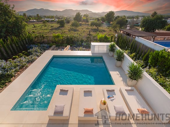 5 Bedroom Villa/House in Can Ramon 12