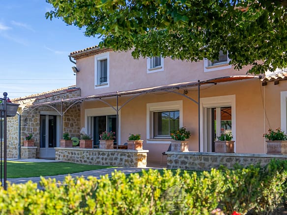 6 Bedroom Villa/House in Villelaure 4