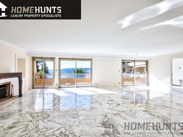 3 Bedroom Apartment in Nice 12