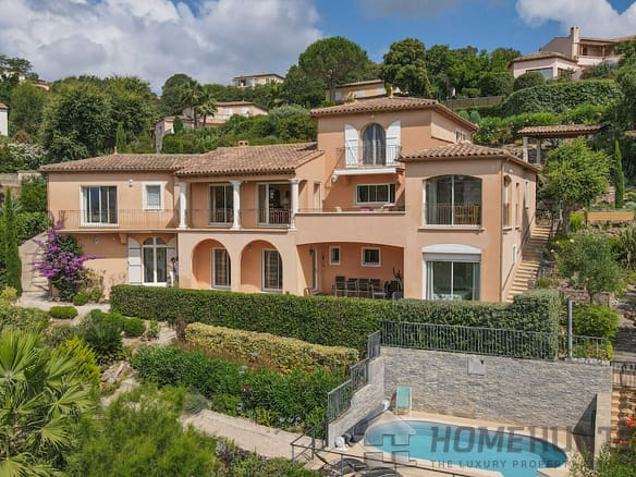 4 Bedroom Villa/House in Les Adrets De L Esterel 4