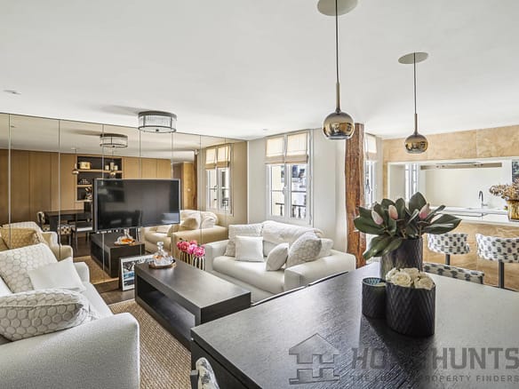 1 Bedroom Apartment in Paris 8th (Golden Triangle - Parc Monceau) 8