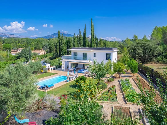 4 Bedroom Villa/House in Chateauneuf Grasse 9
