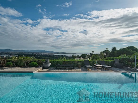 3 Bedroom Villa/House in Villeneuve Loubet 28