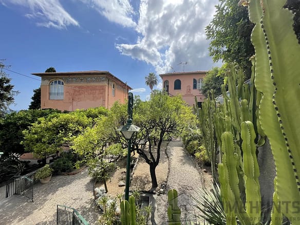 7 Bedroom Villa/House in Menton 16