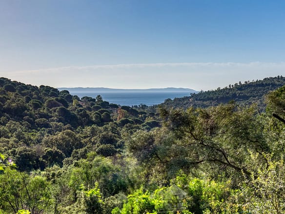 6 Bedroom Villa/House in Le Lavandou 36