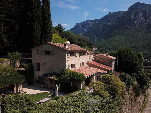 5 Bedroom Villa/House in Le Bar Sur Loup 34