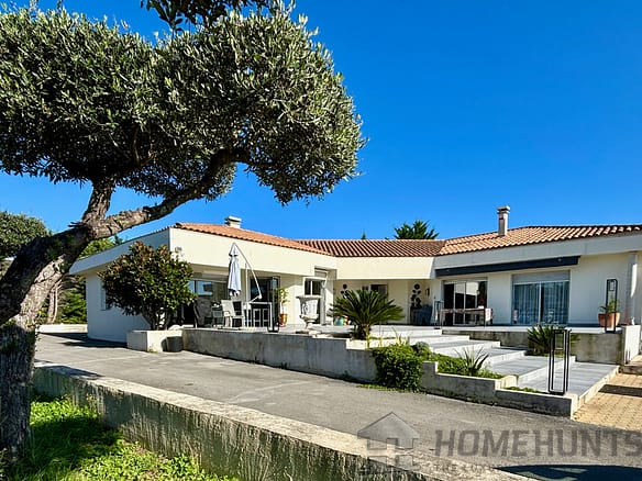 5 Bedroom Villa/House in Ales 34