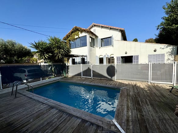 7 Bedroom Villa/House in Sanary Sur Mer 30