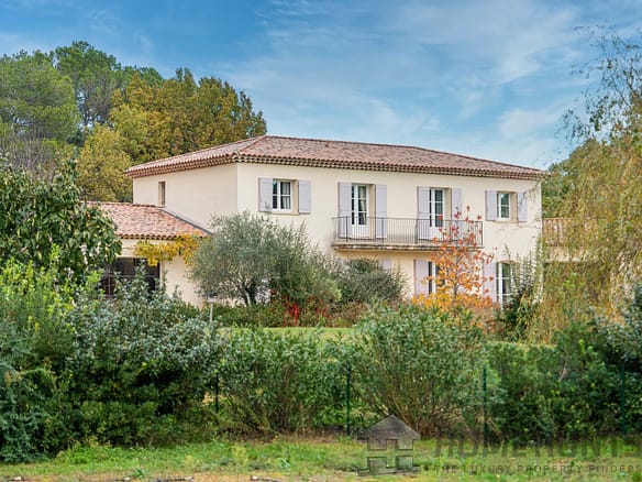 6 Bedroom Villa/House in Aix En Provence 22