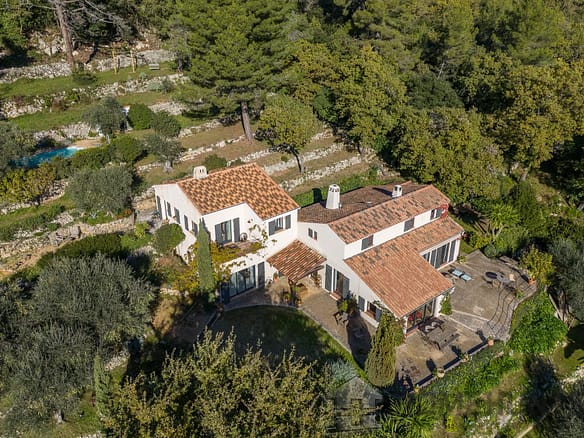 8 Bedroom Villa/House in Grasse 34