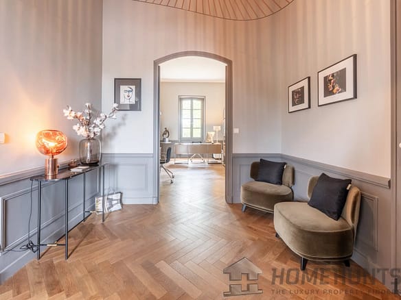 2 Bedroom Apartment in Aix En Provence 34