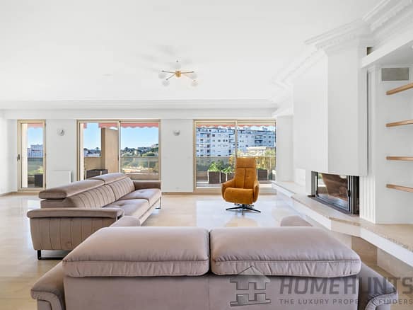3 Bedroom Apartment in Nice 4
