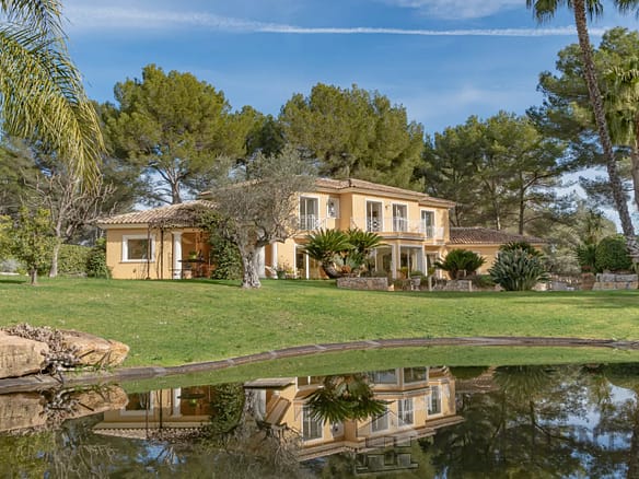 4 Bedroom Villa/House in Mougins 22