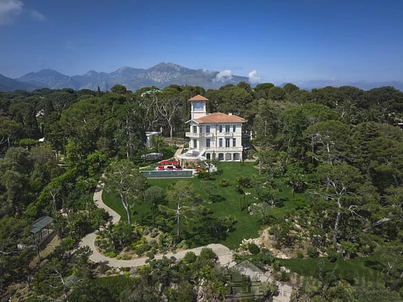 8 Bedroom Villa/House in Roquebrune Cap Martin 12