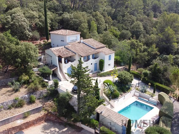 6 Bedroom Villa/House in Le Val 6