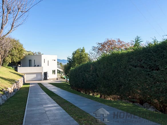 4 Bedroom Villa/House in Beausoleil 14