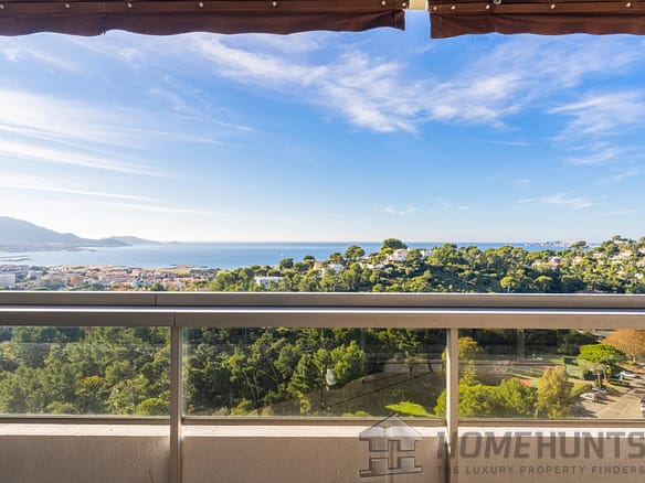 1 Bedroom Apartment in Marseille 26