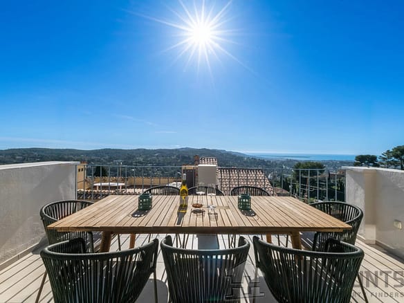 4 Bedroom Villa/House in Mougins 8