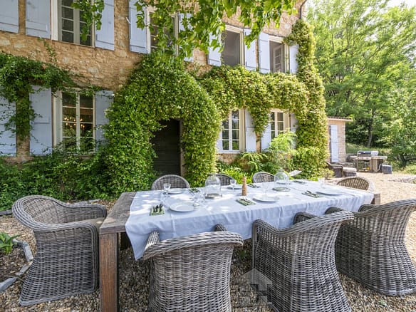 6 Bedroom Villa/House in Grasse 30