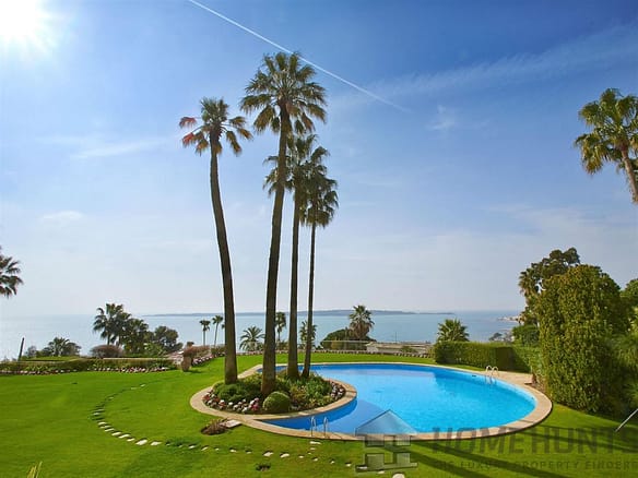 3 Bedroom Apartment in Cannes 12
