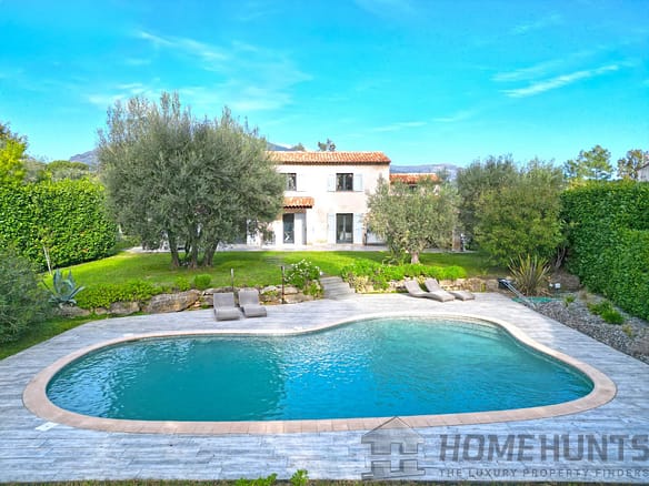 4 Bedroom Villa/House in Roquefort Les Pins 14