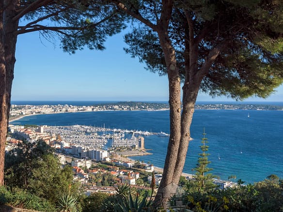 4 Bedroom Villa/House in Cannes 22