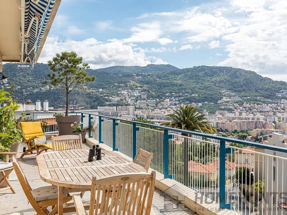2 Bedroom Apartment in Nice 26