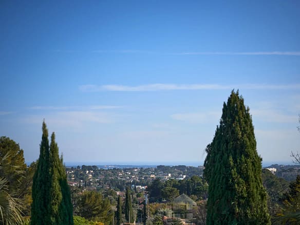 5 Bedroom Villa/House in Mougins 32